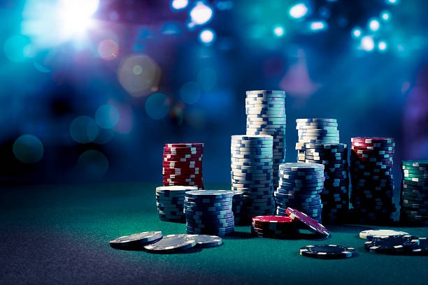 Three Card Poker hand rankings and payout structure displayed on bakar live table